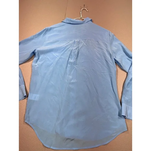 Equipment Femme Blue 100% Silk Long Sleeve Button Down Blouse Q23-E231 Size M - Picture 9 of 10